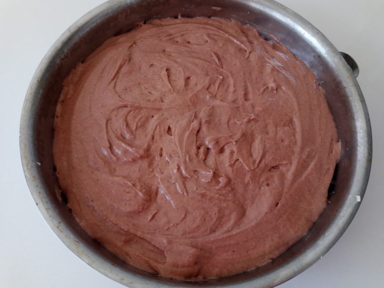 Ricetta torta al cioccolato e cocco versare restante impasto