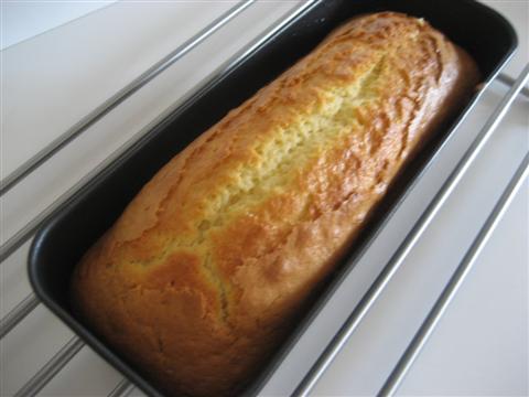 Cuocere il Plum cake in forno ventilato preriscaldato per 30 minuti a 180°. Verificare la cottura con uno stecchino.