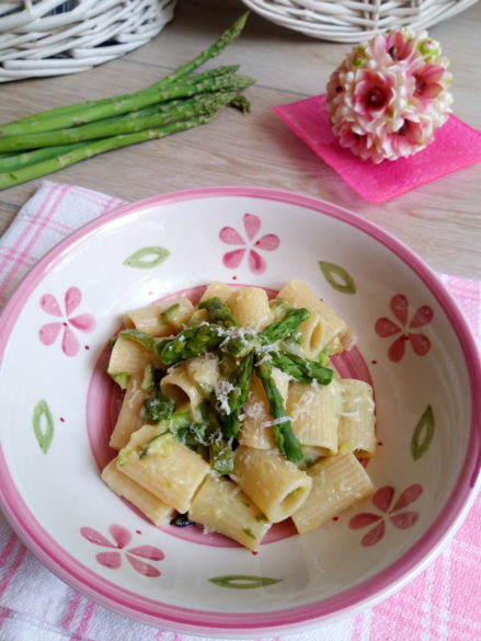 pasta con asparagi