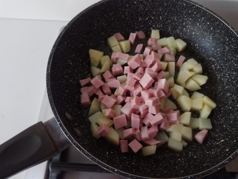 cuocere patate e mortadella