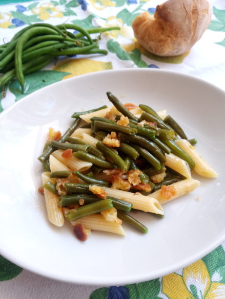 Pasta fagiolini e pane