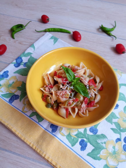  Pasta con peperoncini verdi