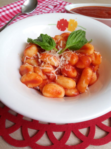 gnocchi di patate al sugo 