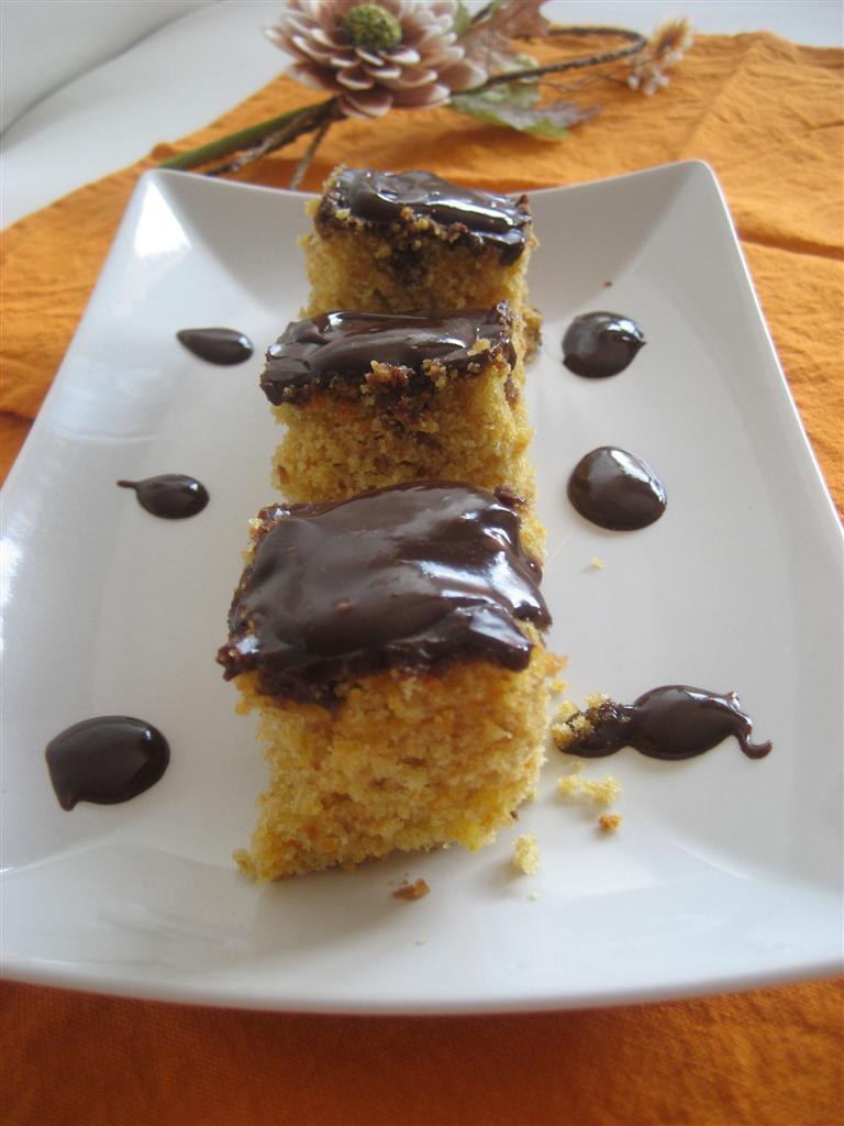 Presentazione Plum cake cioccolato e carote 