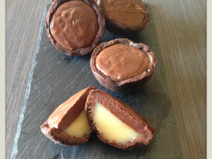 Tartellette al Cacao con caramello al burro salato e cioccolato