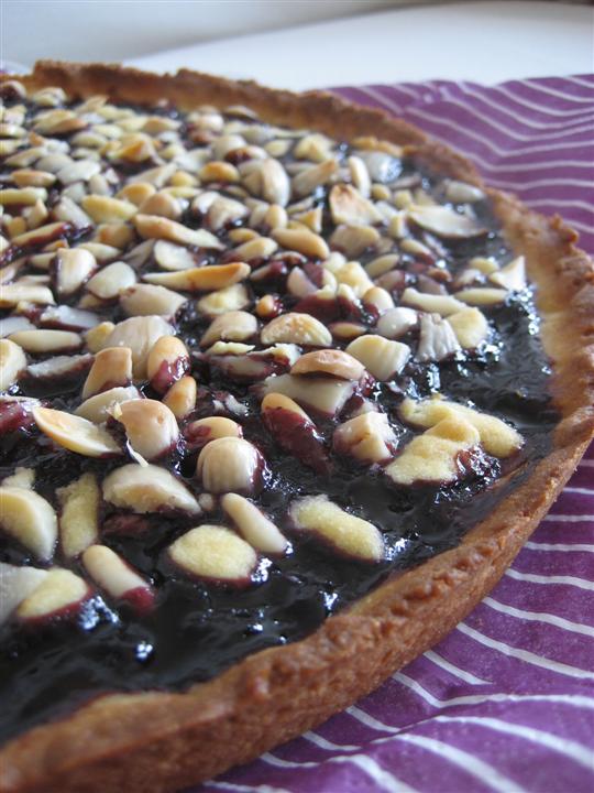 Crostata di mirtilli mandorle e pinoli