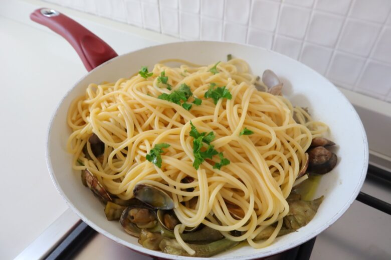 Spaghetti vongole e carciofi
