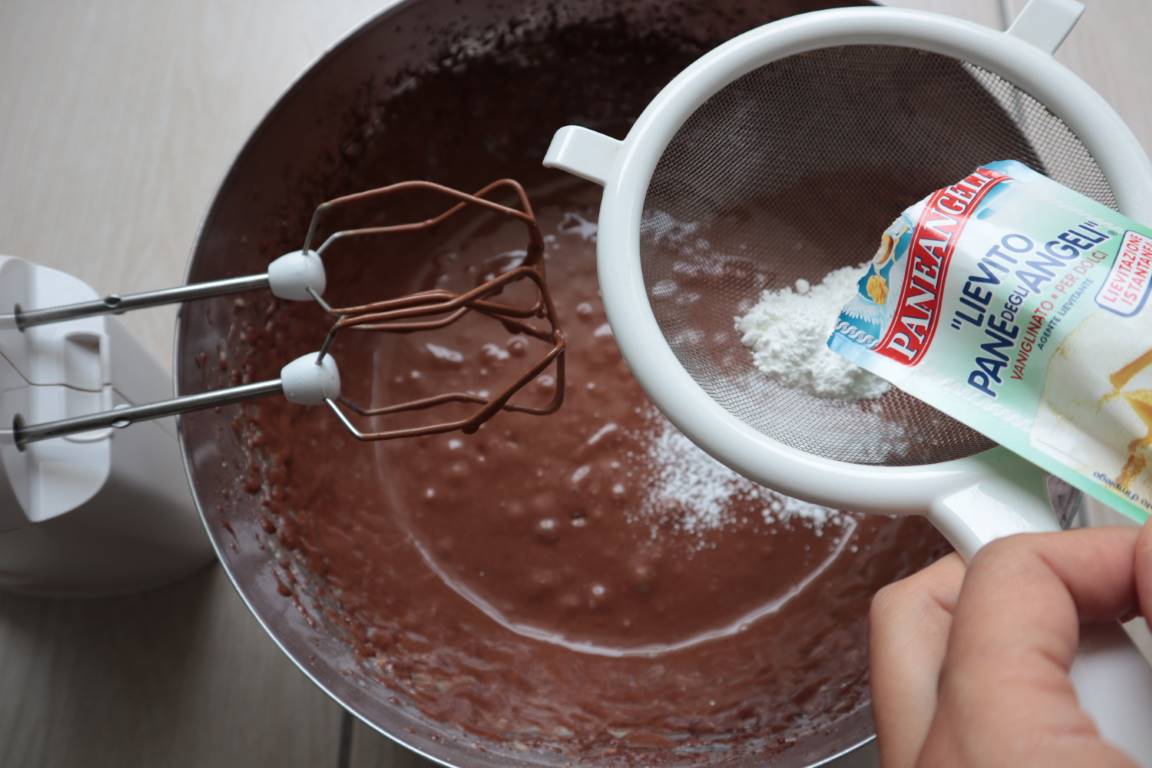 Torta yogurt e cacao