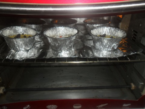 Cuocere i muffin a 180° a forno ventilato per circa 25 minuti.