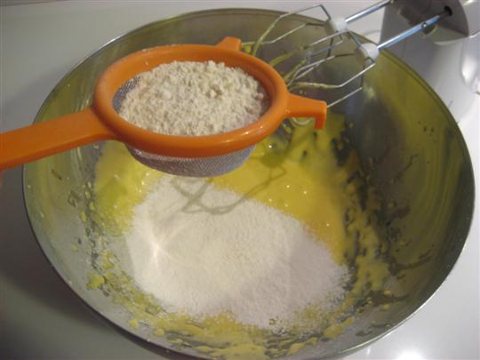 Alternare versando le farine 