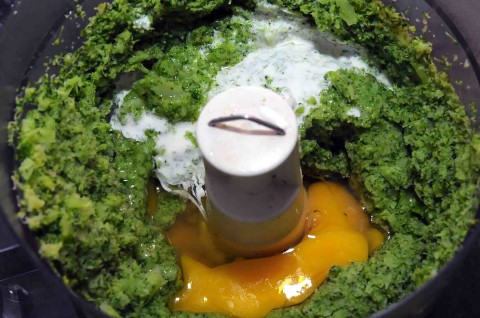 broccoli panna e uova nel mixer