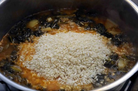 Aggiungete il riso nella minestra